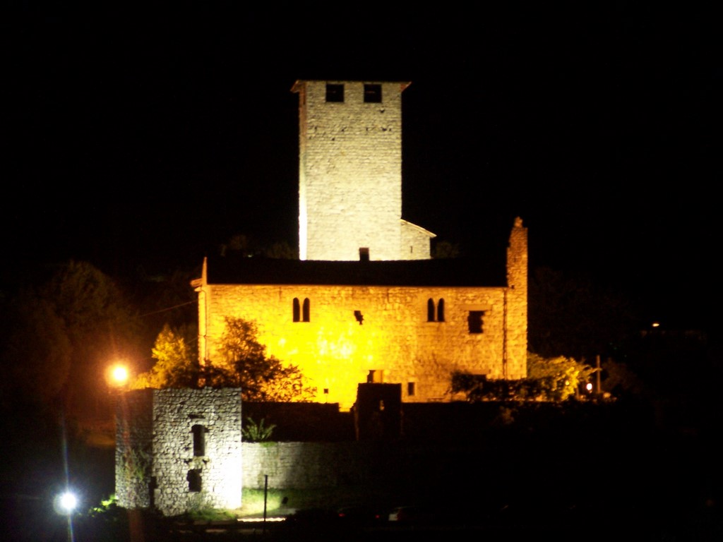 Castello in notturna